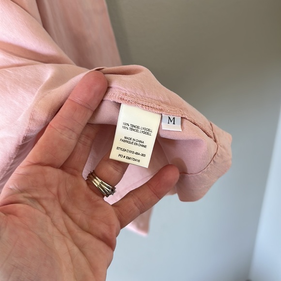 NWT Cloth + Stone EVEREVE Pink Champagne V Neck Smocked Blouse Medium - Picture 9 of 12